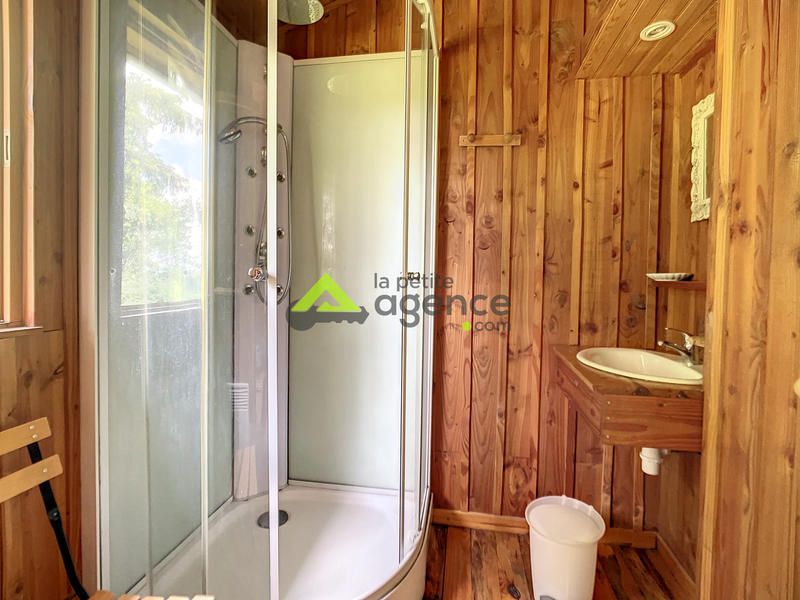 Propriété - 180 m² - 15 pièces