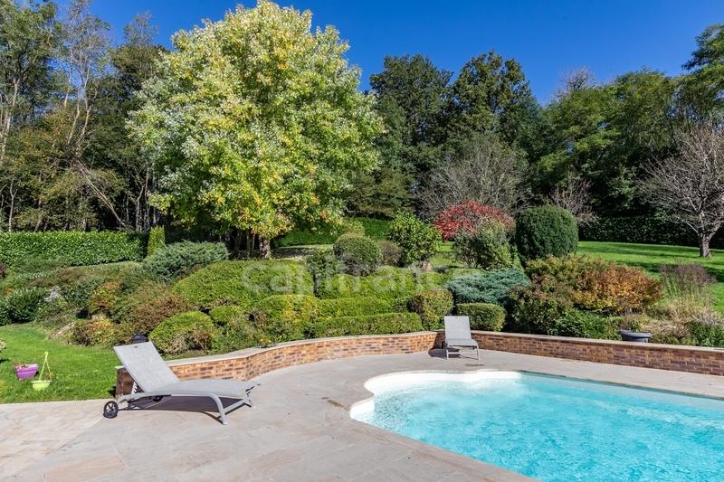 Maison - 300 m² - 10 pièces