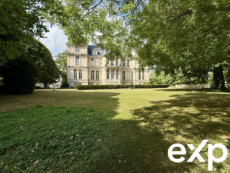Château - 1 200 m² - 26 pièces