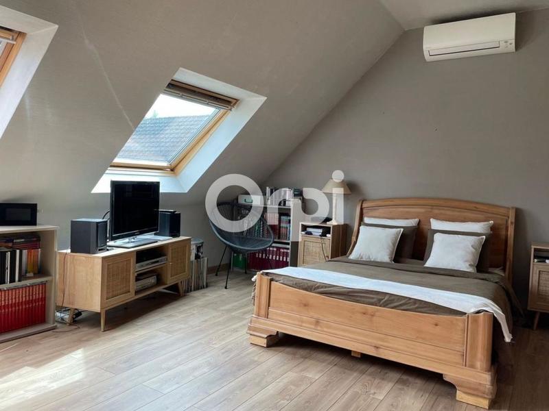 Maison - 210 m² - 6 pièces