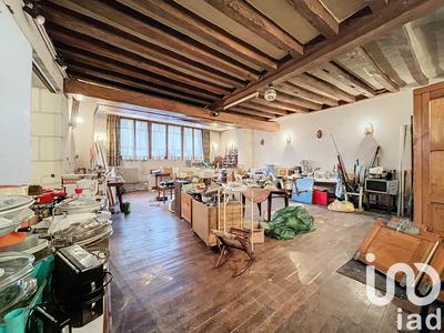 Maison - 304 m² - 9 pièces