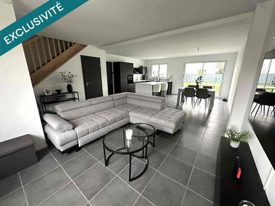 Maison - 96 m² - 4 pièces