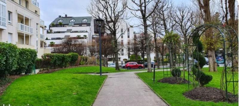 Local d'activités - 246 m²