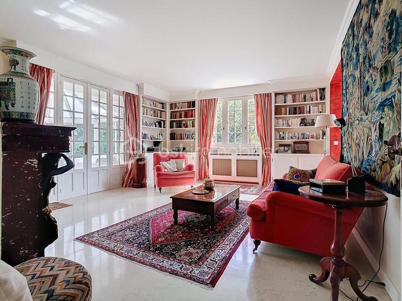 Maison - 207 m² - 6 pièces