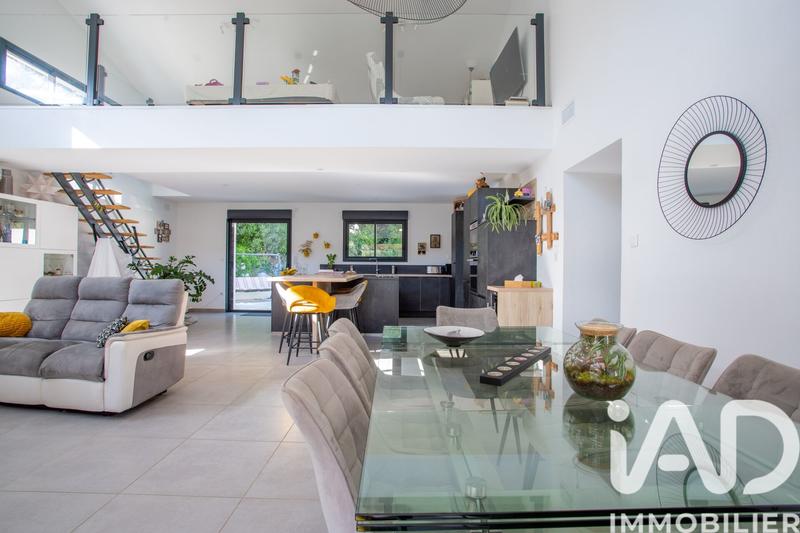 Maison - 166 m² - 6 pièces