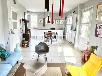 Maison - 200 m² - 8 pièces