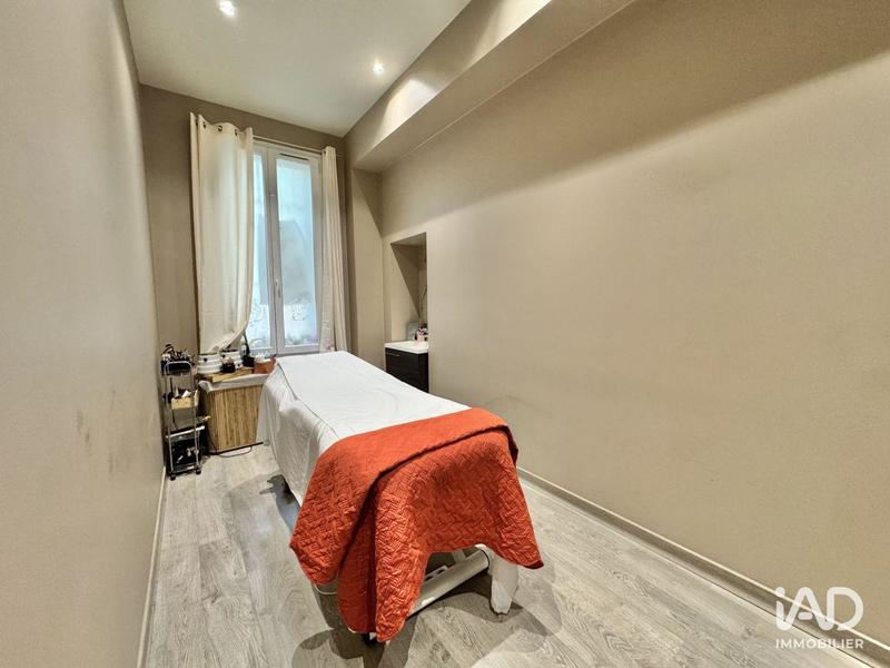 Local commercial - 221 m²