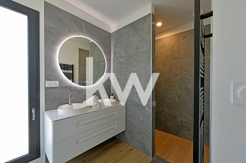 Villa - 167 m² - 6 pièces