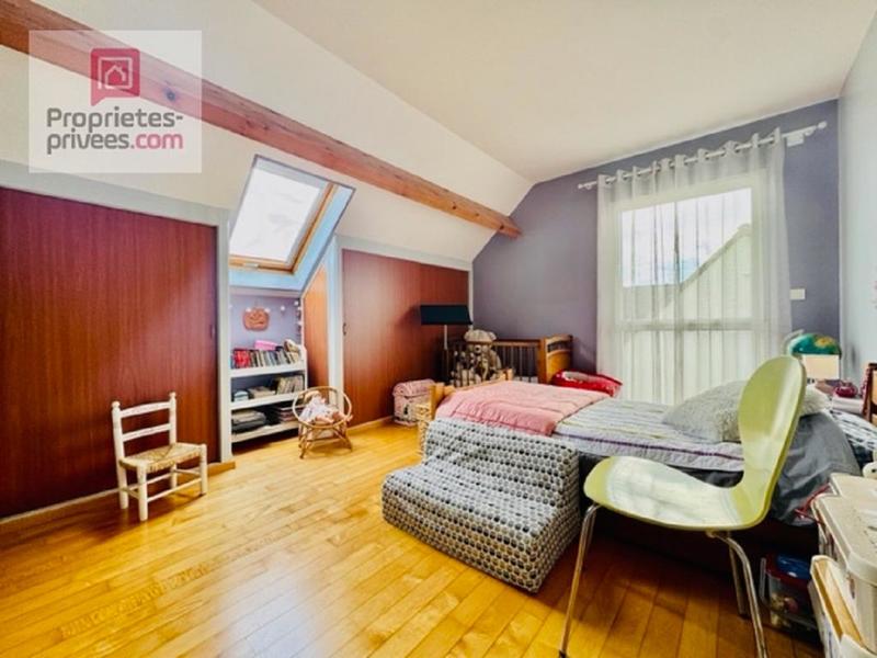 Maison - 220 m² - 8 pièces