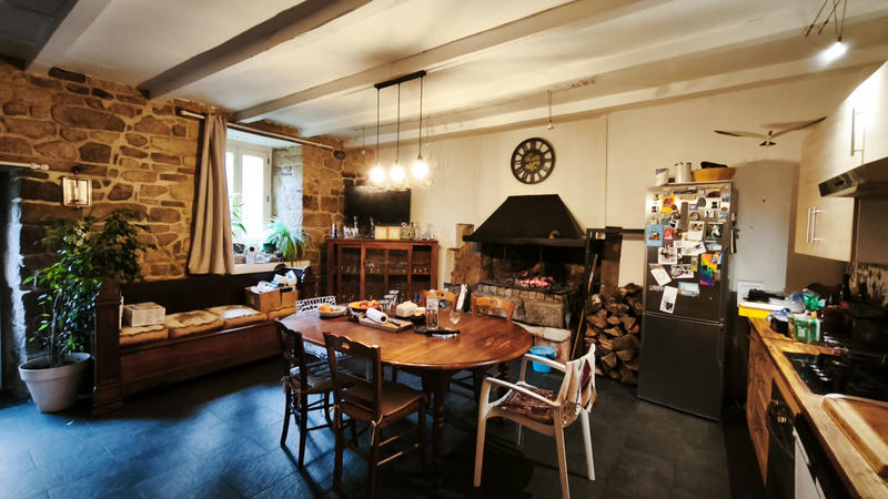 Maison - 223 m² - 7 pièces