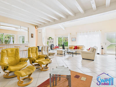 Maison contemporaine - 218 m² - 6 pièces