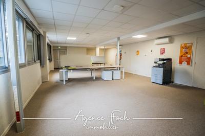 Local d'activités - 822 m²