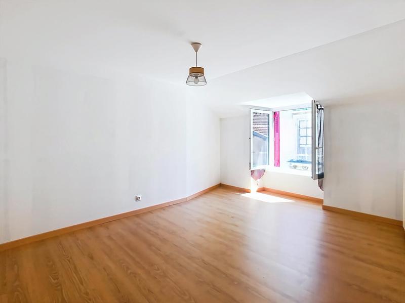 Maison - 163 m² - 7 pièces