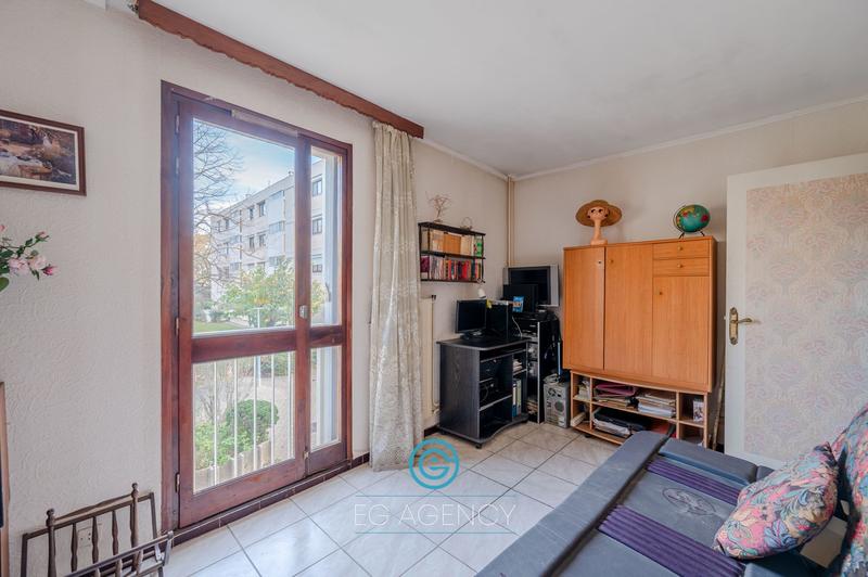 Appartement - 90 m² - 4 pièces