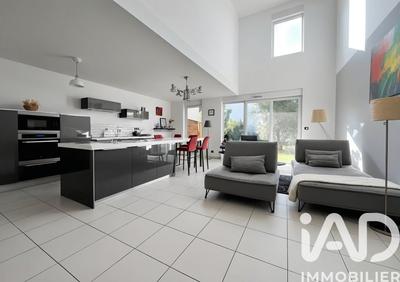 Appartement - 105 m² - 5 pièces