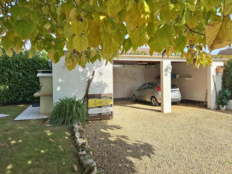 Maison - 161 m² - 8 pièces