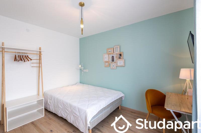 Chambre - 11 m² - 1 pièce