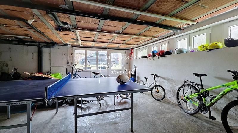 Maison - 215 m² - 9 pièces