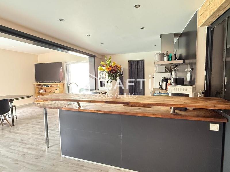 Maison - 170 m² - 8 pièces