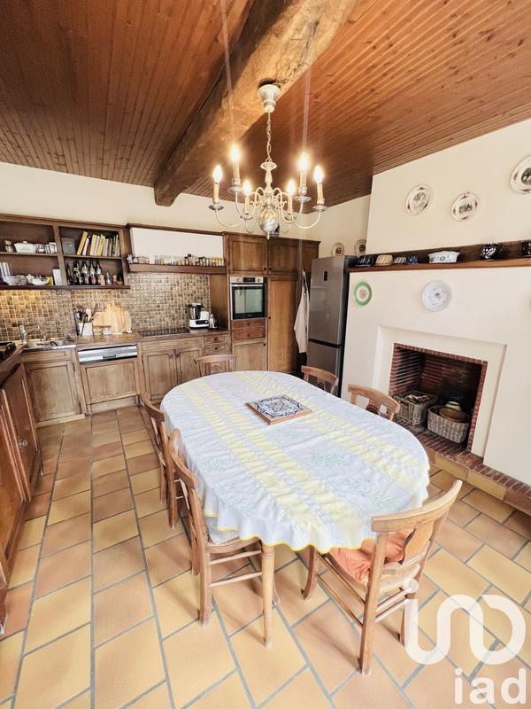 Maison - 275 m² - 9 pièces