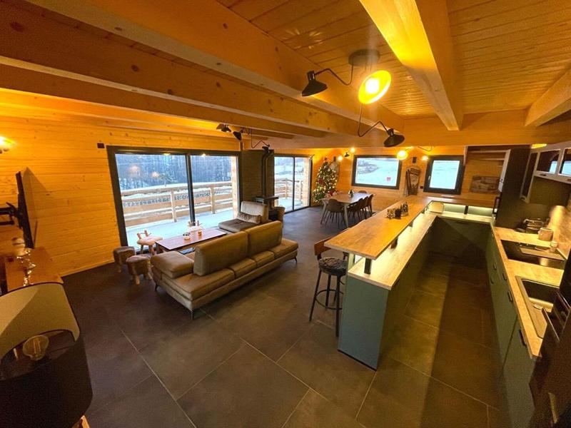 Demeure - 218 m² - 9 pièces