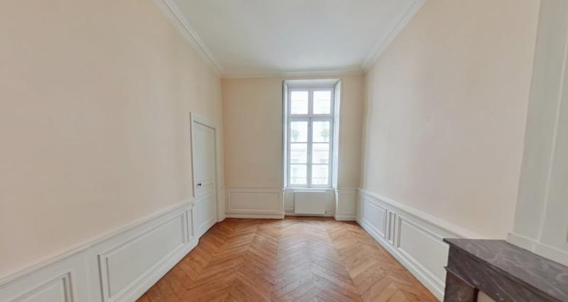 Appartement - 140 m² - 5 pièces
