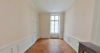 Appartement - 140 m² - 5 pièces
