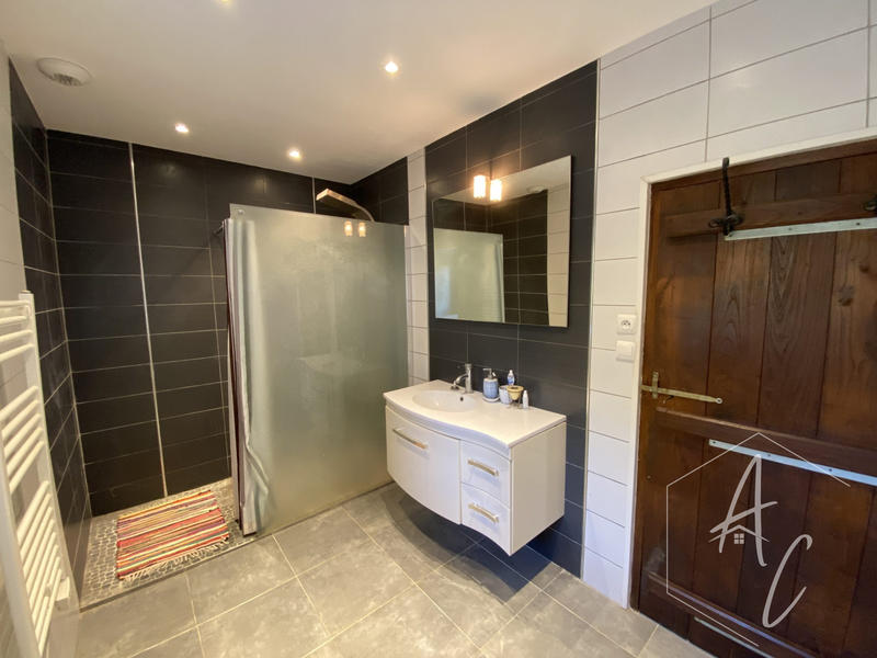 Maison - 190 m² - 7 pièces