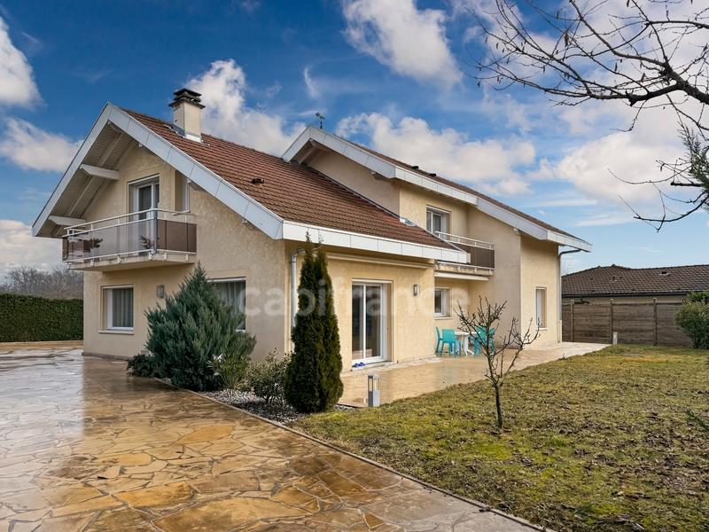 Maison - 179 m² - 8 pièces