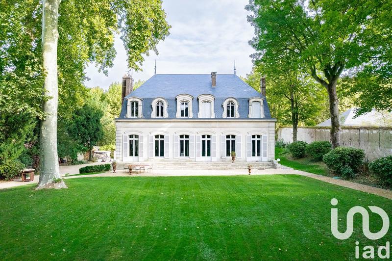 Maison - 327 m² - 10 pièces