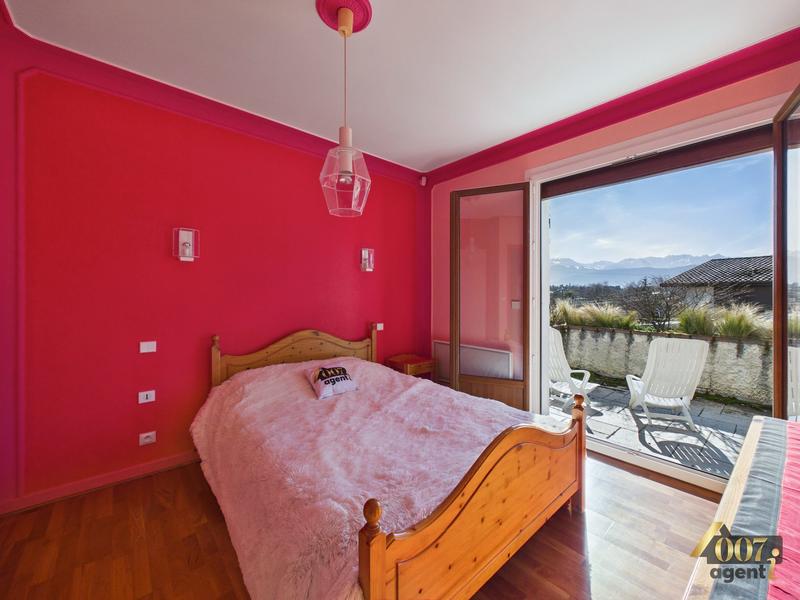 Maison - 237 m² - 7 pièces