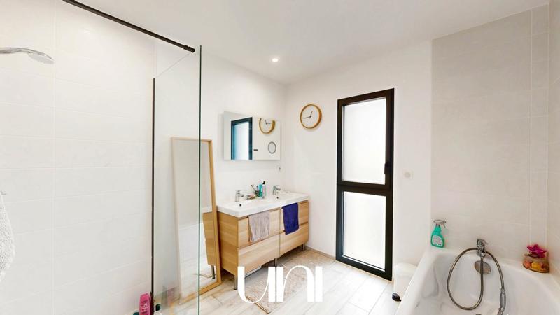 Maison - 178 m² - 6 pièces