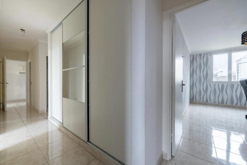 Appartement - 94 m² - 5 pièces