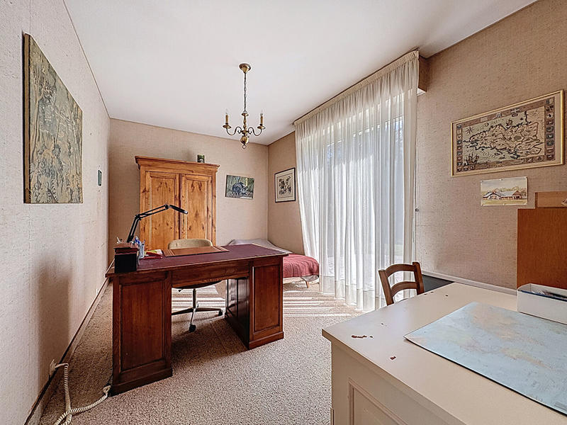 Maison - 250 m² - 8 pièces