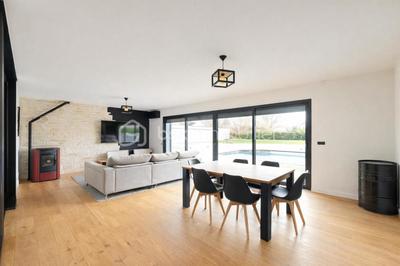 Pavillon - 132 m² - 6 pièces