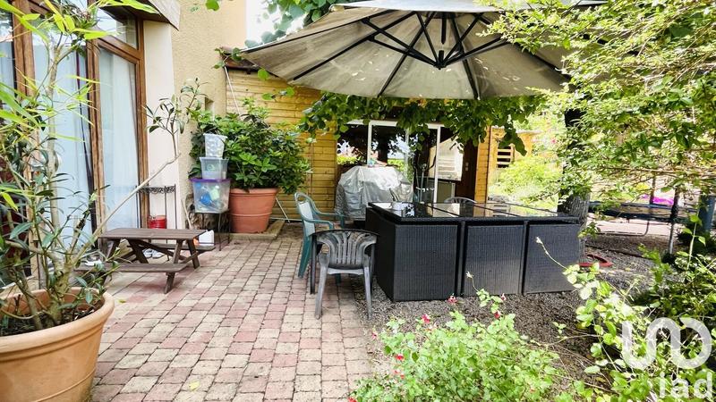 Maison - 275 m² - 8 pièces