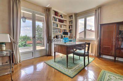 Maison - 222 m² - 9 pièces