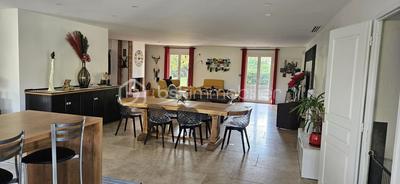 Maison - 200 m² - 6 pièces