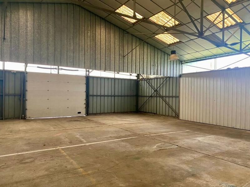 Local d'activité / Entrepôt - 450 m²