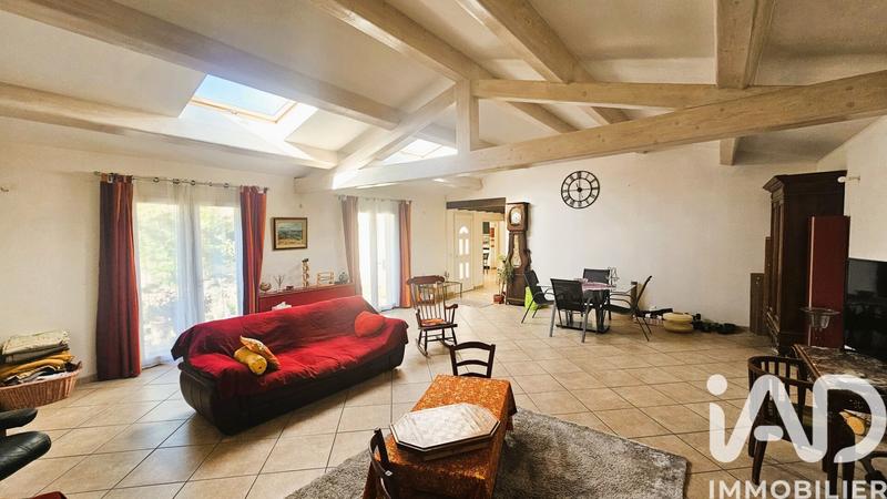 Maison - 200 m² - 6 pièces