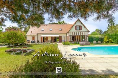 Maison - 242 m² - 10 pièces