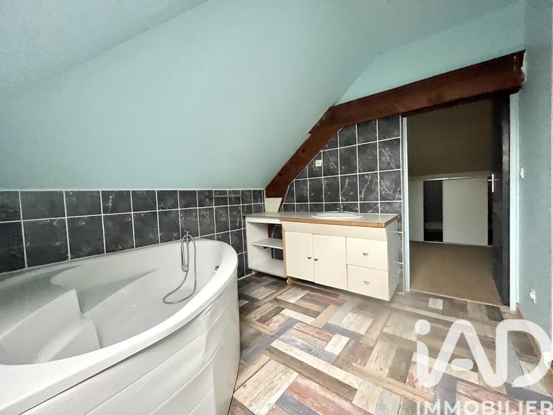 Maison - 221 m² - 13 pièces