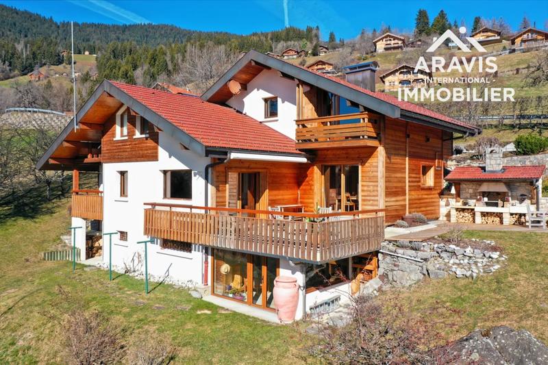 Propriété - 215 m² - 6 pièces