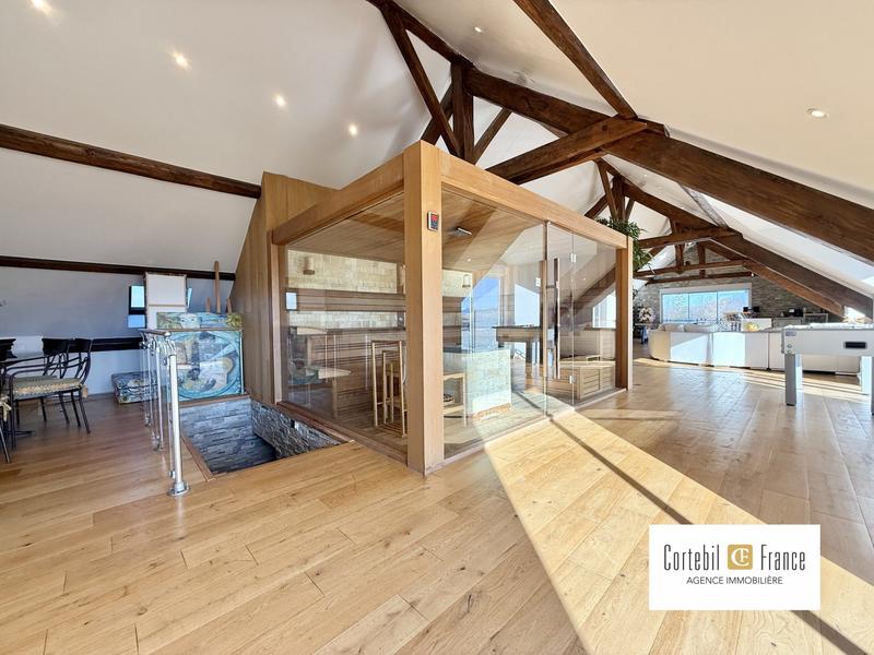 Maison - 512 m² - 11 pièces