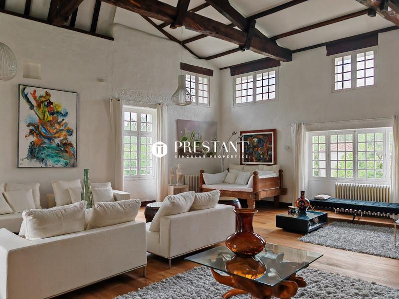 Demeure - 524 m² - 13 pièces