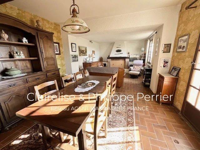 Propriété - 101 m² - 6 pièces