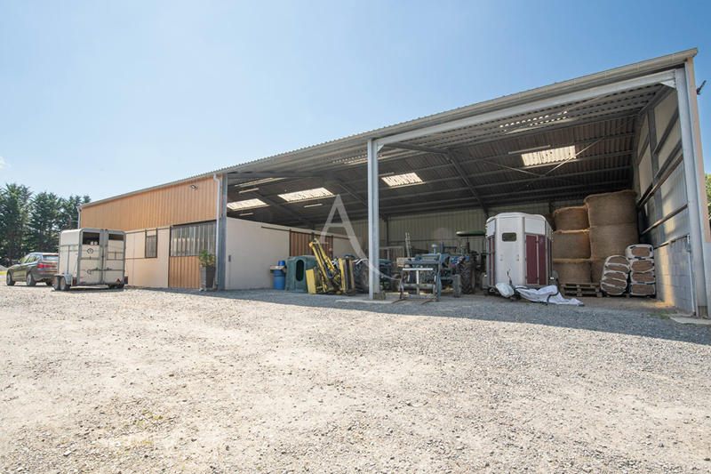 Maison - 400 m² - 18 pièces