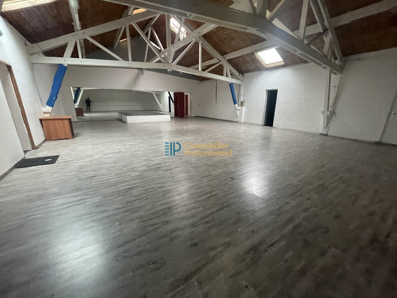 Local commercial - 1 120 m²