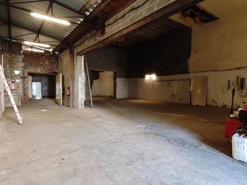 Local commercial - 301 m² - 3 pièces