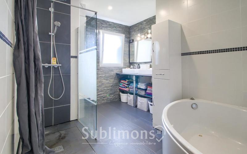 Maison traditionnelle - 130 m² - 6 pièces